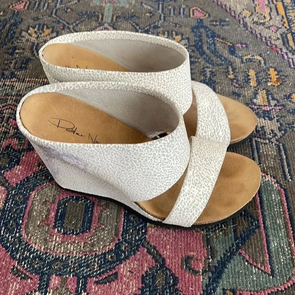 Peter Non textured leather open toed slip on wedge sandals sz 8
